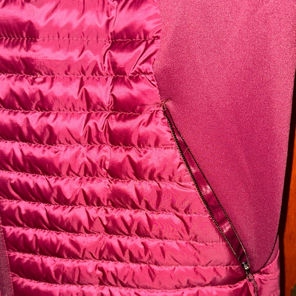 Eddie Bauer Women's Maroon Quilted Vest - Picture 3 of 5